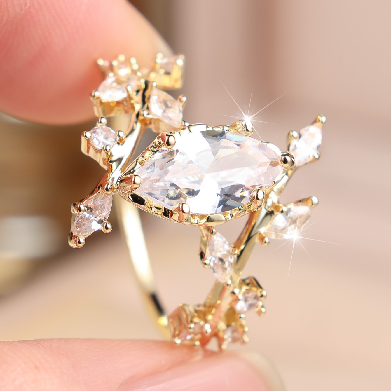 Unisex Flower Leaf Shape Inlaid Cubic Zirconia Ring